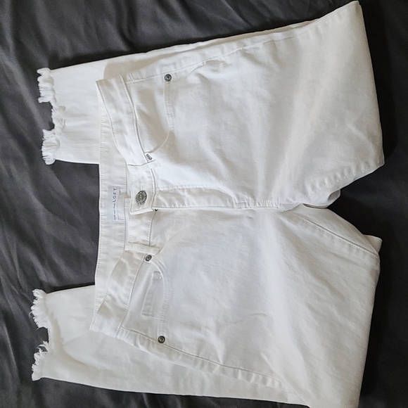 Loft midrise white jeans w/frayed ankles - Picture 4 of 13